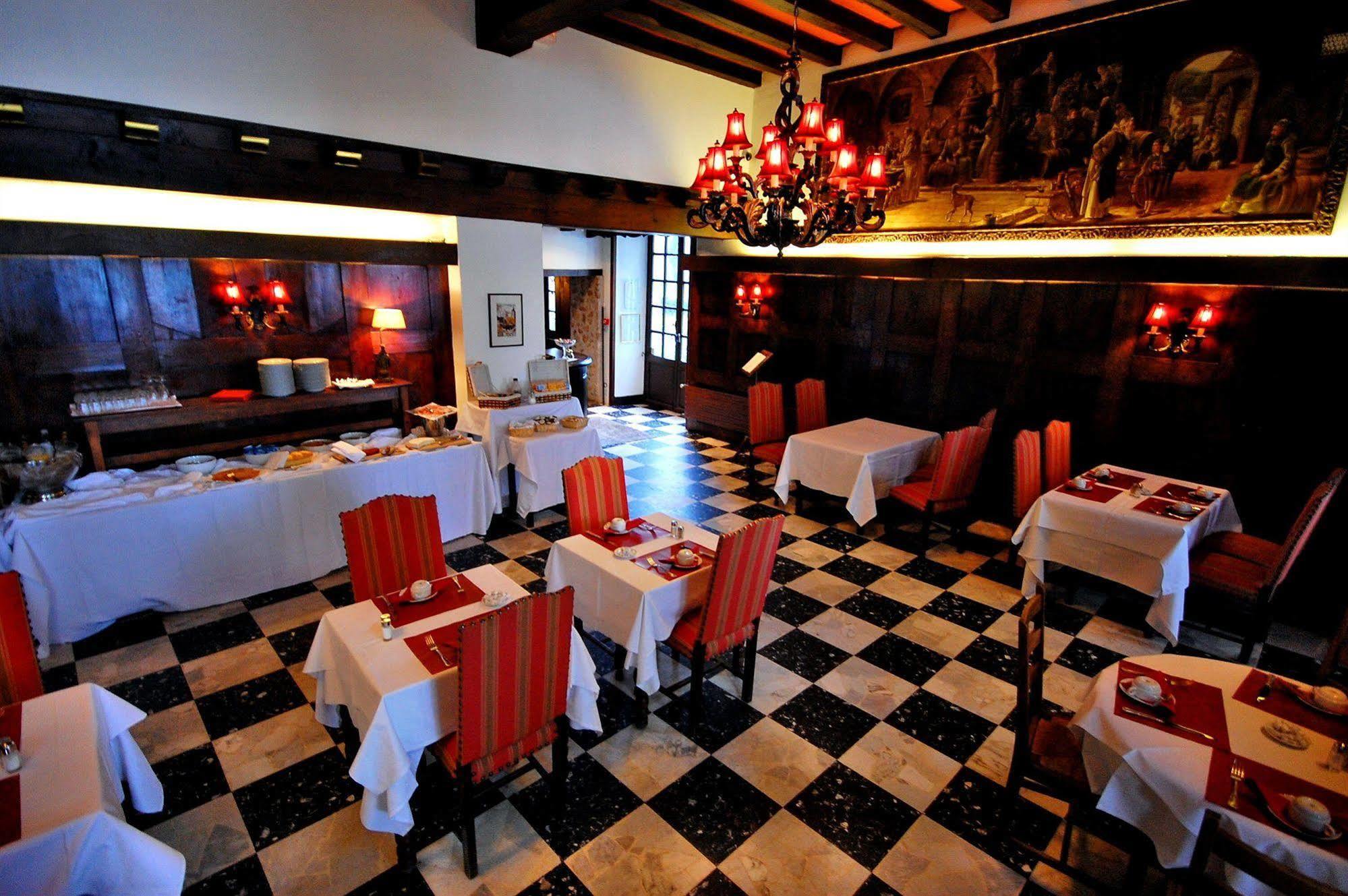 ביוגנסי Grand Hotel De L'Abbaye מסעדה תמונה